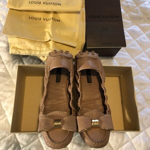 Authentic!! Louis Vuitton Beige Leather Flats